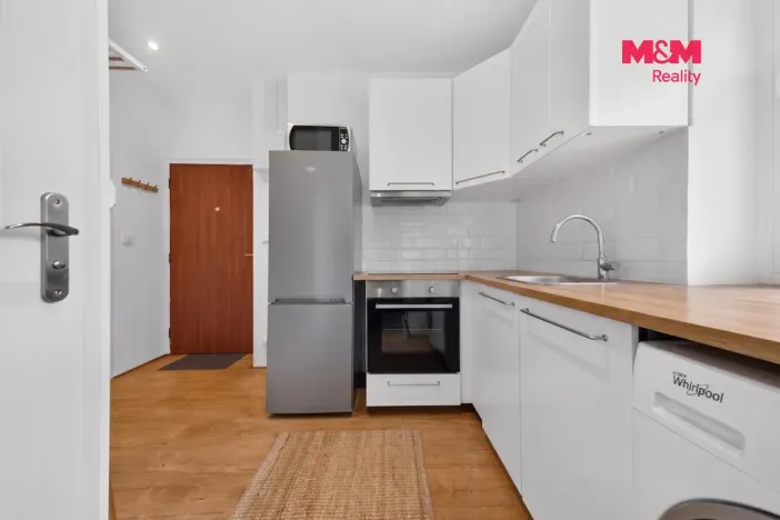 Prodej bytu 1+kk, Praha - Holešovice, U parního mlýna, 30 m2