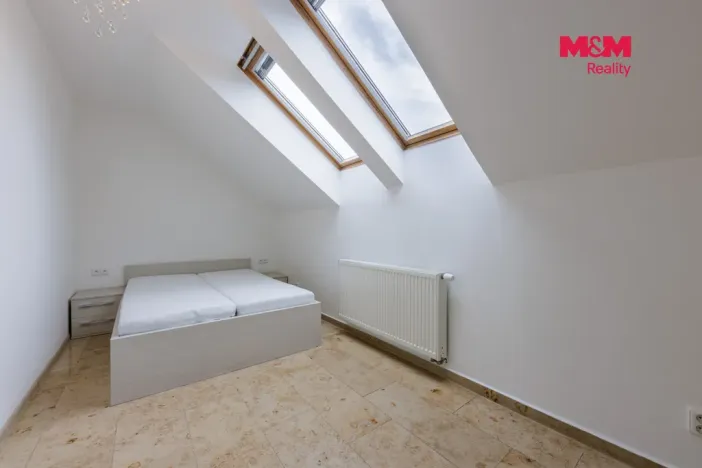 Pronájem bytu 4+kk, Karlovy Vary - Stará Role, Husova, 70 m2