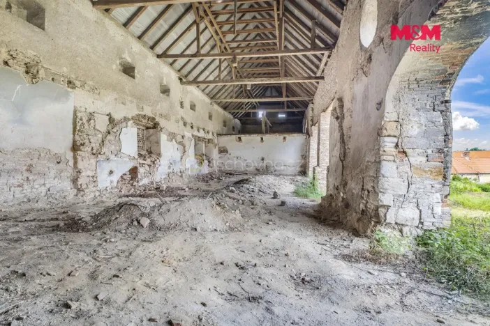Prodej historického objektu, Zvoleněves, 5000 m2