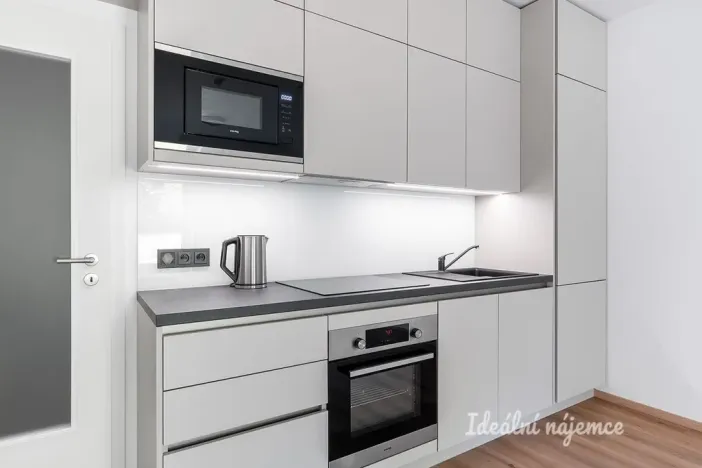 Pronájem bytu 1+kk, Praha - Čakovice, Danielova, 40 m2