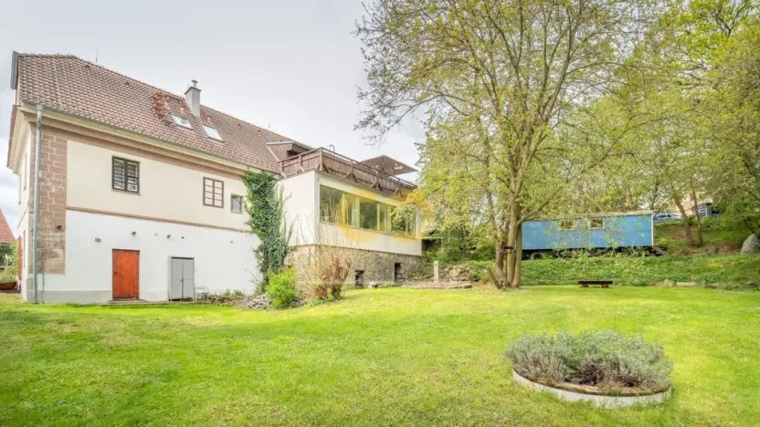 Prodej rodinného domu, Uzeničky - Černívsko, 590 m2