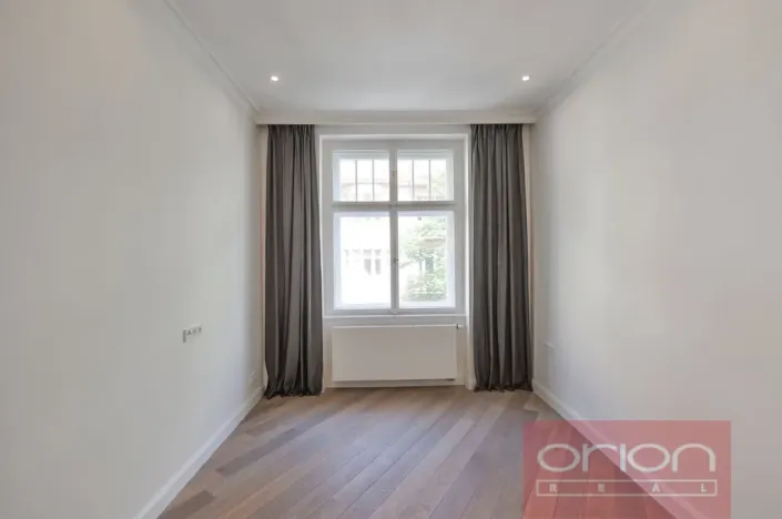 Pronájem bytu 2+kk, Praha - Vinohrady, náměstí Jiřího z Poděbrad, 54 m2