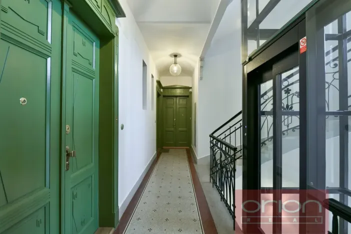 Pronájem bytu 2+kk, Praha - Vinohrady, náměstí Jiřího z Poděbrad, 54 m2