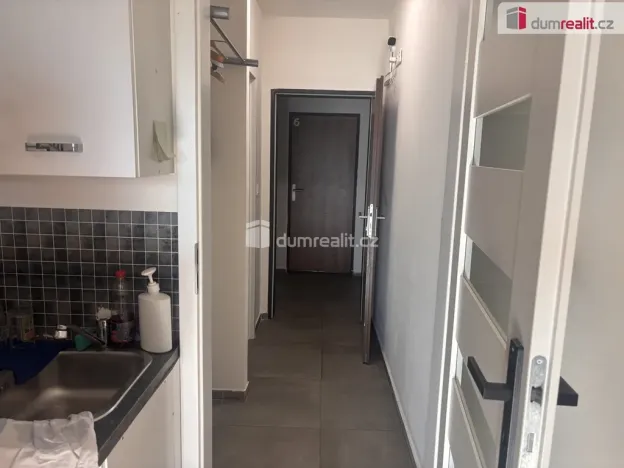 Pronájem atypického bytu, Praha - Běchovice, Podnikatelská I, 11 m2