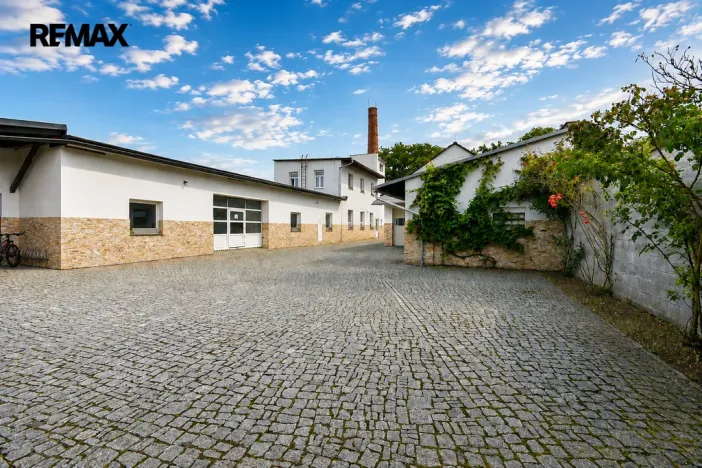 Pronájem výrobních prostor, Třebechovice pod Orebem, Týnišťská, 600 m2