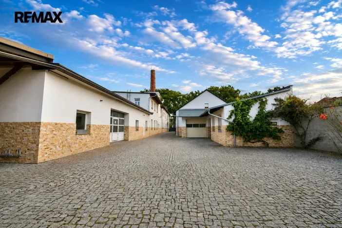 Pronájem výrobních prostor, Třebechovice pod Orebem, Týnišťská, 600 m2