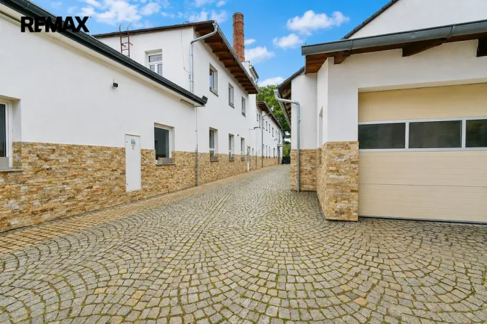 Pronájem výrobních prostor, Třebechovice pod Orebem, Týnišťská, 600 m2