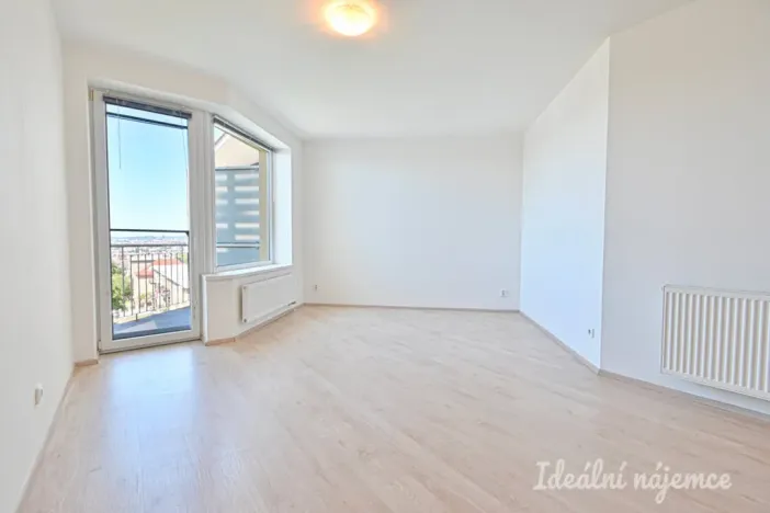 Pronájem bytu 1+kk, Brno, Bělohorská, 38 m2