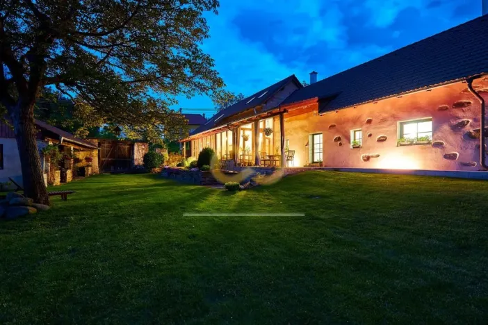 Prodej rodinného domu, Bušanovice - Horní Nakvasovice, 300 m2