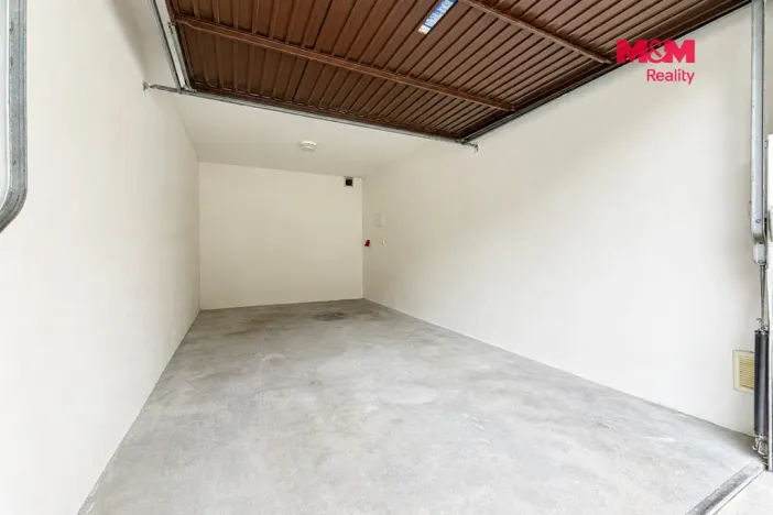 Pronájem garáže, Zlín, Nad Vývozem, 14 m2