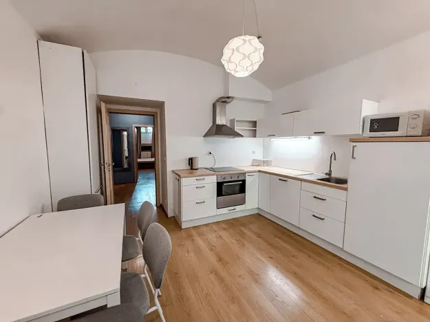 Pronájem bytu 3+kk, Praha - Žižkov, Žerotínova, 79 m2