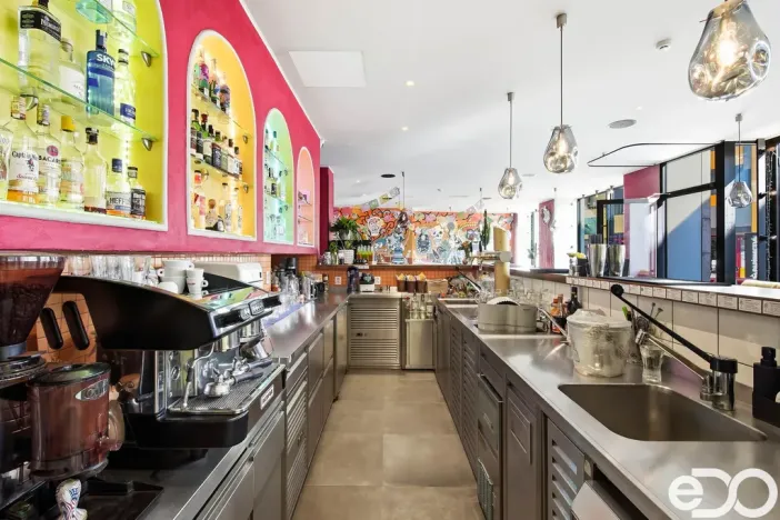 Pronájem restaurace, Liberec, nám. Soukenné, 200 m2
