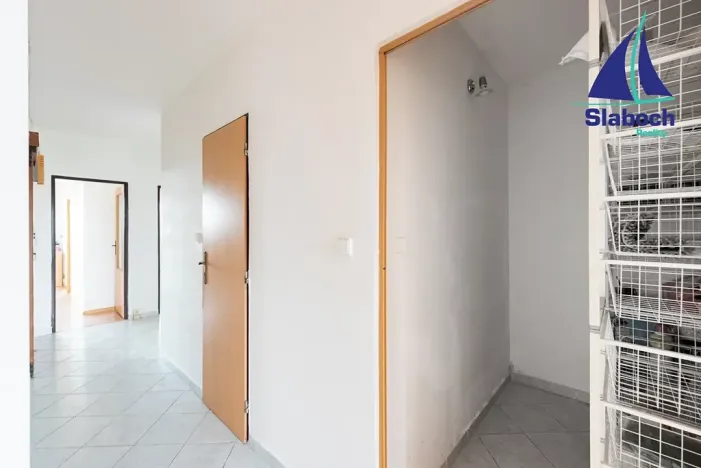 Pronájem bytu 3+1, Praha - Petrovice, Frostova, 78 m2