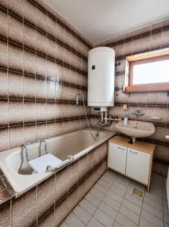 Prodej rodinného domu, Březník, 240 m2