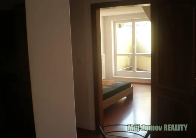 Pronájem bytu 2+kk, Praha - Bubeneč, Sochařská, 62 m2