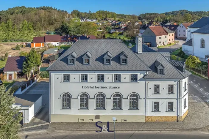 Prodej ubytování, Osečná, Svatovítské náměstí, 1005 m2