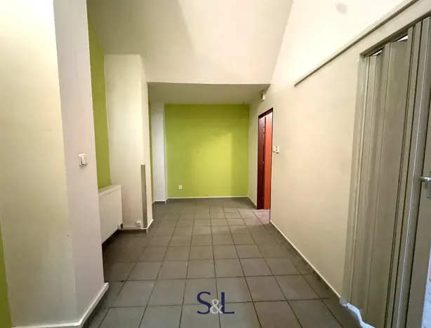 Pronájem obchodního prostoru, Liberec, nám. Sokolovské, 79 m2