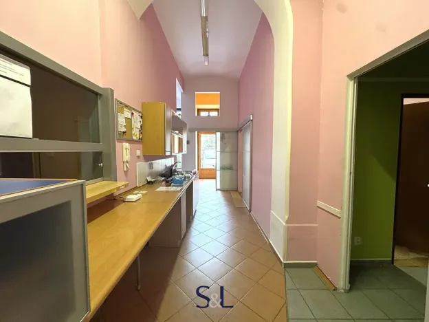 Pronájem obchodního prostoru, Liberec, nám. Sokolovské, 79 m2