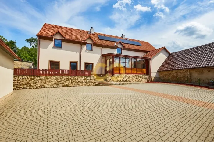 Prodej výrobních prostor, Vlachovo Březí, Plánkova, 930 m2