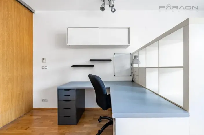 Pronájem bytu 1+kk, Praha - Karlín, Křižíkova, 36 m2