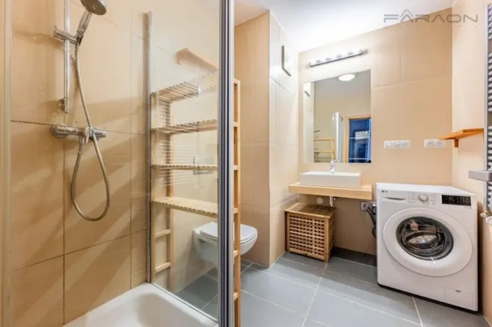 Pronájem bytu 1+kk, Praha - Karlín, Křižíkova, 36 m2