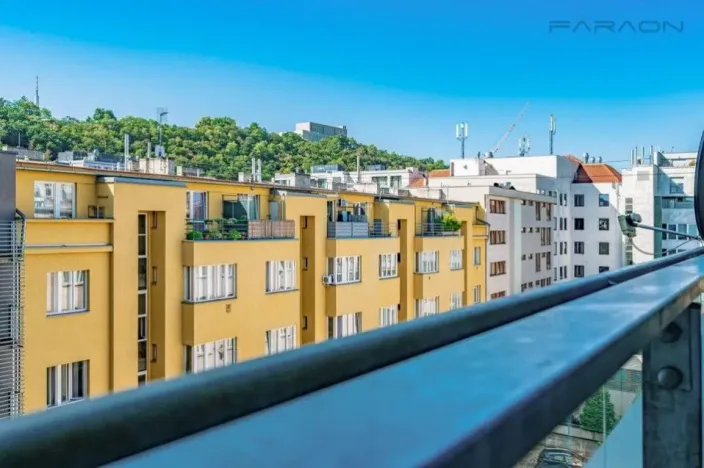Pronájem bytu 1+kk, Praha - Karlín, Křižíkova, 36 m2