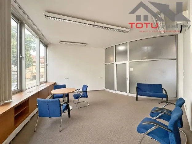 Pronájem kanceláře, Chrudim, Palackého třída, 71 m2
