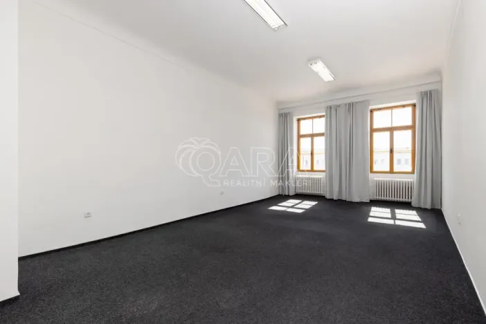 Pronájem kanceláře, Nový Jičín, Masarykovo nám., 40 m2