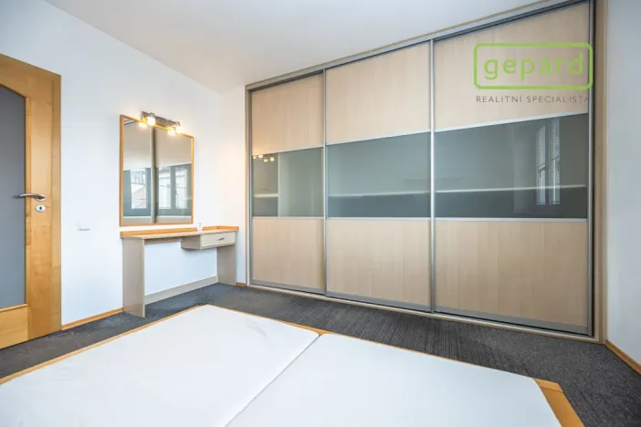 Pronájem bytu 2+kk, Praha, Za poštou, 75 m2