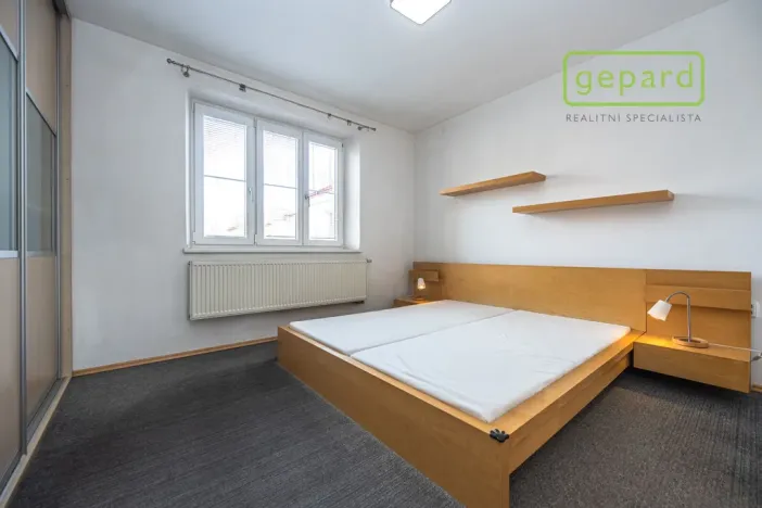 Pronájem bytu 2+kk, Praha, Za poštou, 75 m2