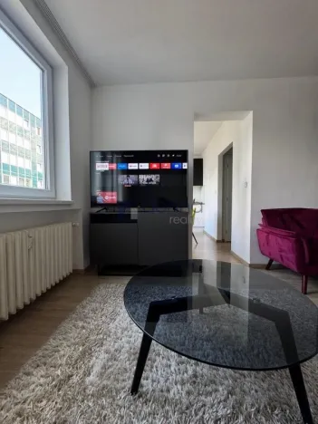 Pronájem bytu 1+1, Praha, Peroutkova, 34 m2