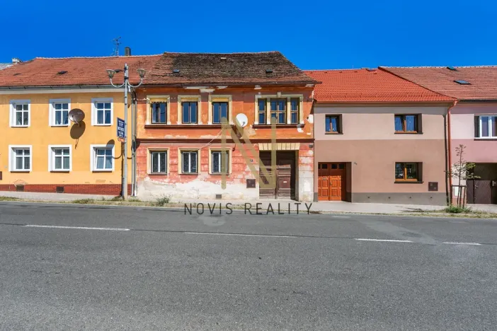 Prodej rodinného domu, Černošín, nám. 1. máje, 144 m2
