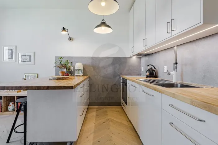 Prodej bytu 3+1, Praha - Hradčany, Tychonova, 99 m2