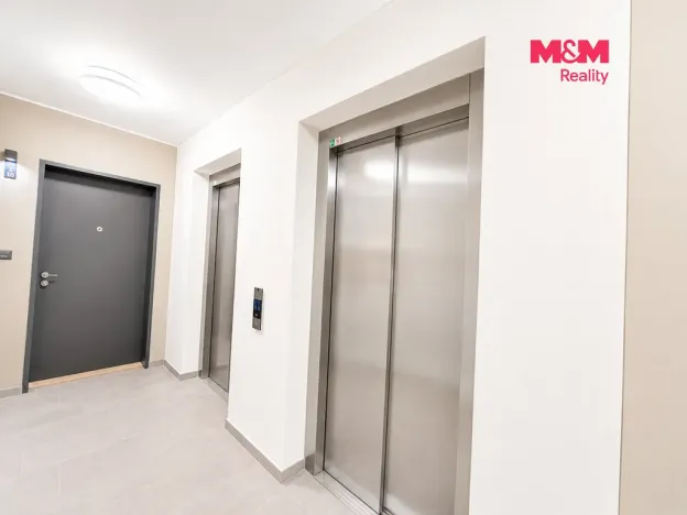 Pronájem bytu 2+kk, Praha - Vysočany, Pod Harfou, 42 m2