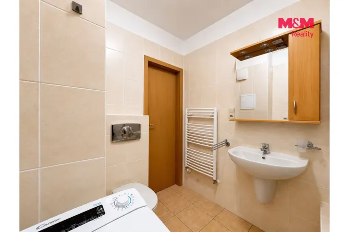 Pronájem bytu 2+kk, Karlovy Vary - Drahovice, Zbrojnická, 52 m2