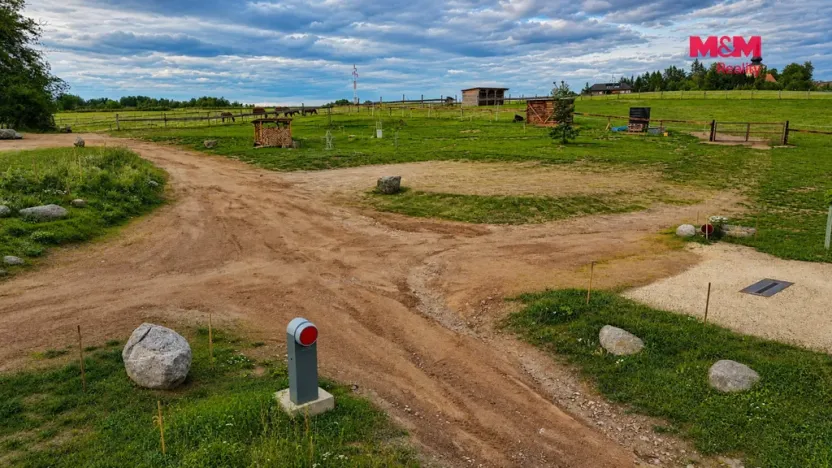 Pronájem komerčního pozemku, Planá, 33448 m2