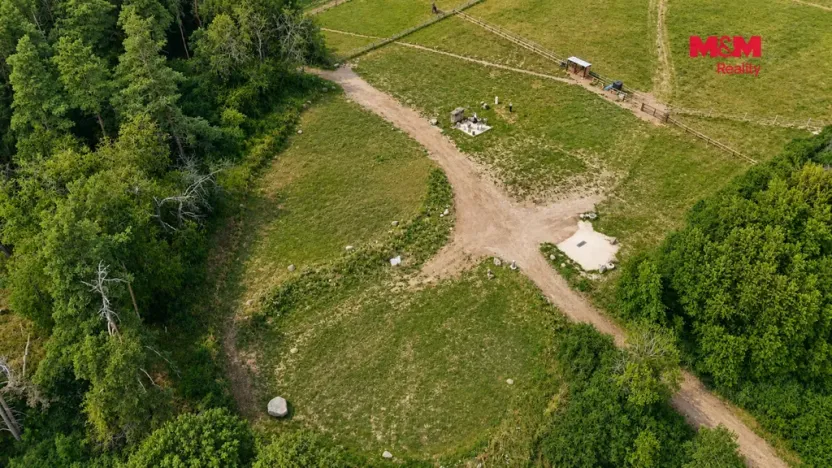 Pronájem komerčního pozemku, Planá, 33448 m2