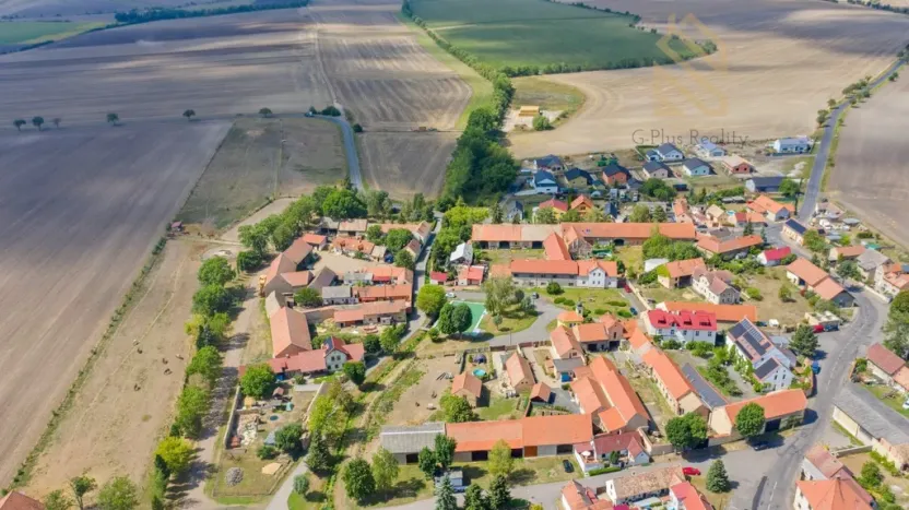 Pronájem kanceláře, Černiv, 100 m2