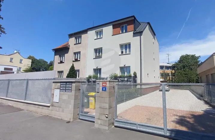 Prodej komerční nemovitosti, Praha - Kobylisy, Javorová, 49 m2