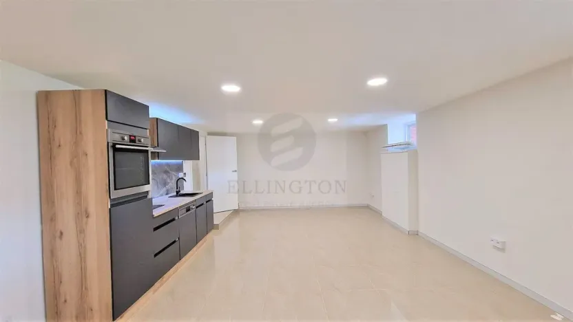 Prodej komerční nemovitosti, Praha - Kobylisy, Javorová, 49 m2