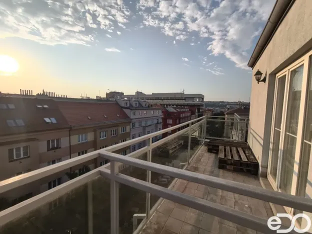 Pronájem bytu 1+kk, Praha - Holešovice, Osadní, 33 m2