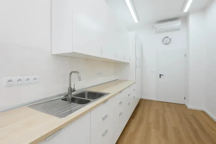 Pronájem ordinace, Praha - Holešovice, Jankovcova, 99 m2
