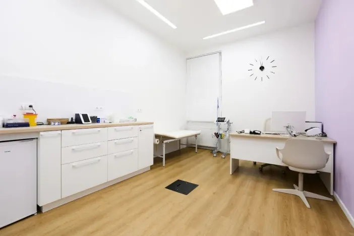 Pronájem ordinace, Praha - Holešovice, Jankovcova, 99 m2