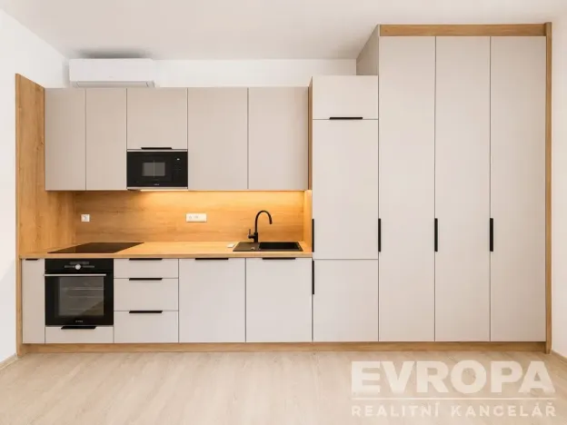 Pronájem bytu 2+kk, Břeclav, Národních hrdinů, 31 m2