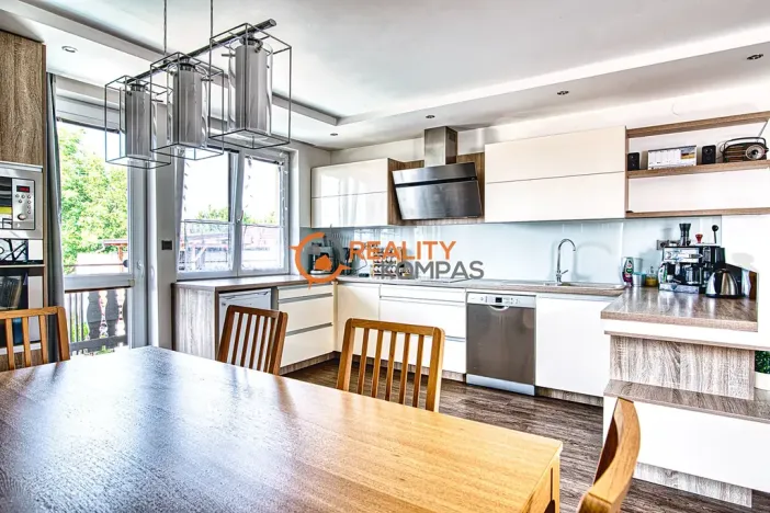 Prodej rodinného domu, Hovorany, 220 m2