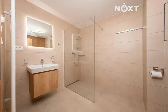 Pronájem bytu 2+kk, Pardubice, U Sportovní školy, 97 m2