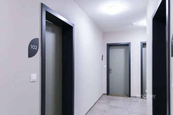 Pronájem bytu 2+kk, Praha - Černý Most, Arnošta Valenty, 46 m2