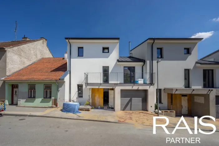 Prodej vícegeneračního domu, Holasice, Václavská, 200 m2