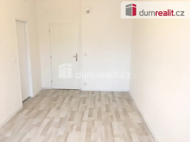 Pronájem bytu 1+kk, Praha - Smíchov, Moulíkova, 29 m2