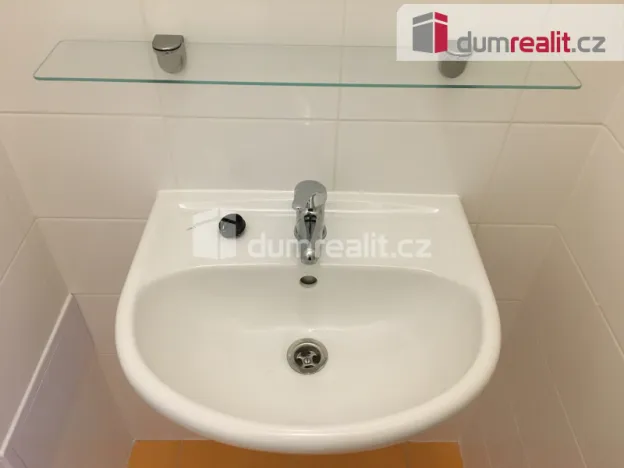 Pronájem bytu 1+kk, Praha - Smíchov, Moulíkova, 29 m2